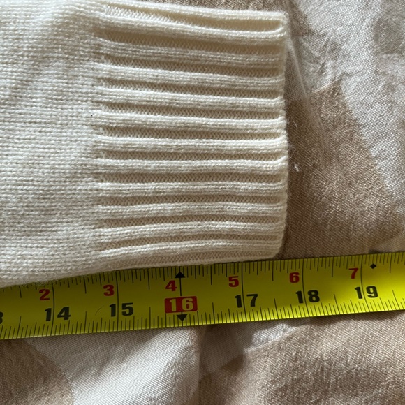 Like new Halogen wool/cashmere blend cable knit ivory sweater - Picture 11 of 12